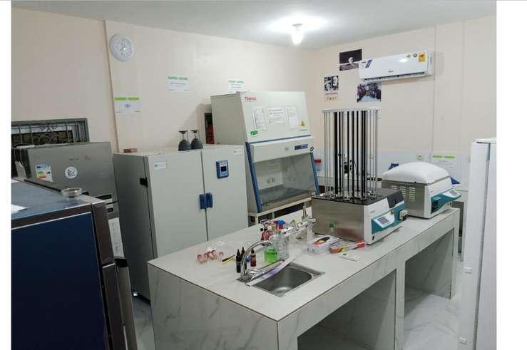 Laboratoire Eleonore YAYI LADEKAN